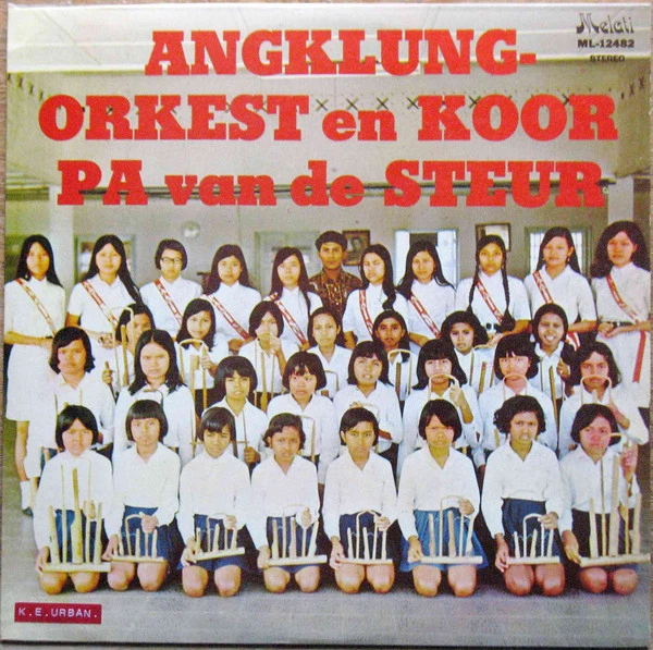 Angklung-Orkest En Koor Pa van de Steur