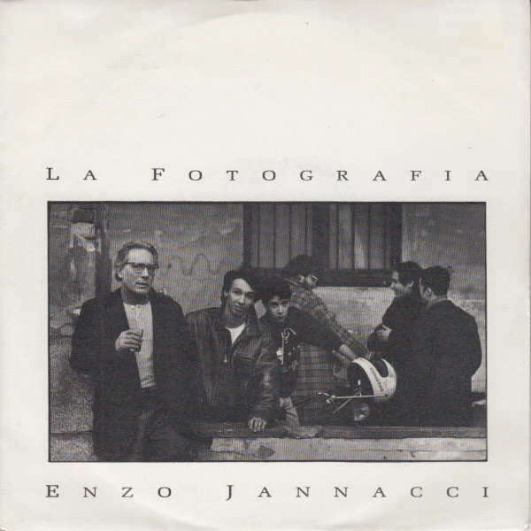 La Fotografia / The Fhotograph