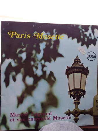 Paris ~ Musette