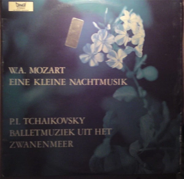 Item Eine Kleine Nachtmusik / Balletmuziek Uit Het Zwanenmeer product image